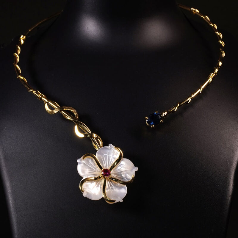 Mother Of Pearl Hasli Necklace
