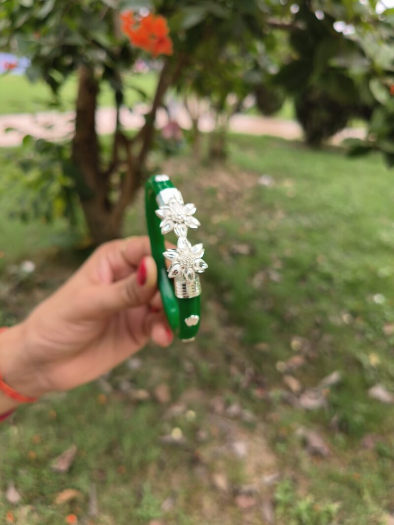 Buy Silverji Handmade Green Flower Shape Pola Bangle ( One Piece ) - Image 3
