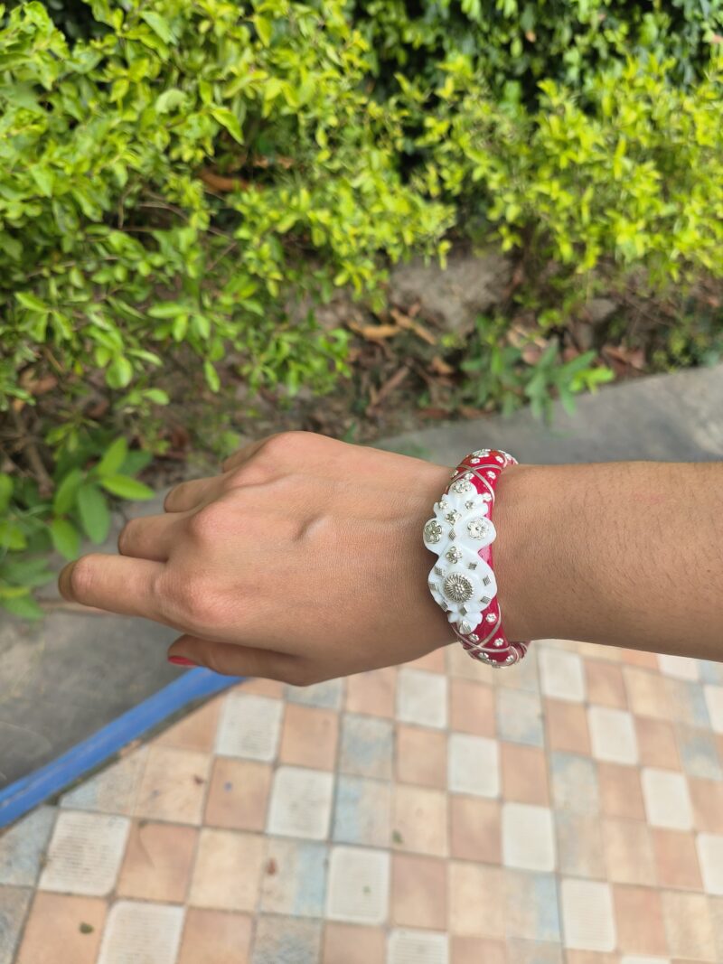 Buy Silverji Handmade Saka pola Bangle with Flower Design ( One Piece ) - Image 4